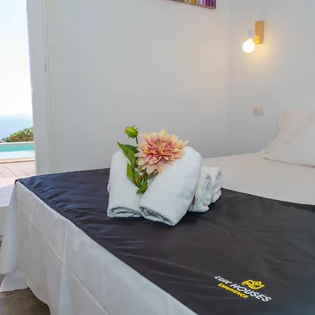 Sea Breeze Vista Mar Piscina Privada Aire Acondicionado Сasa de vacaciones *